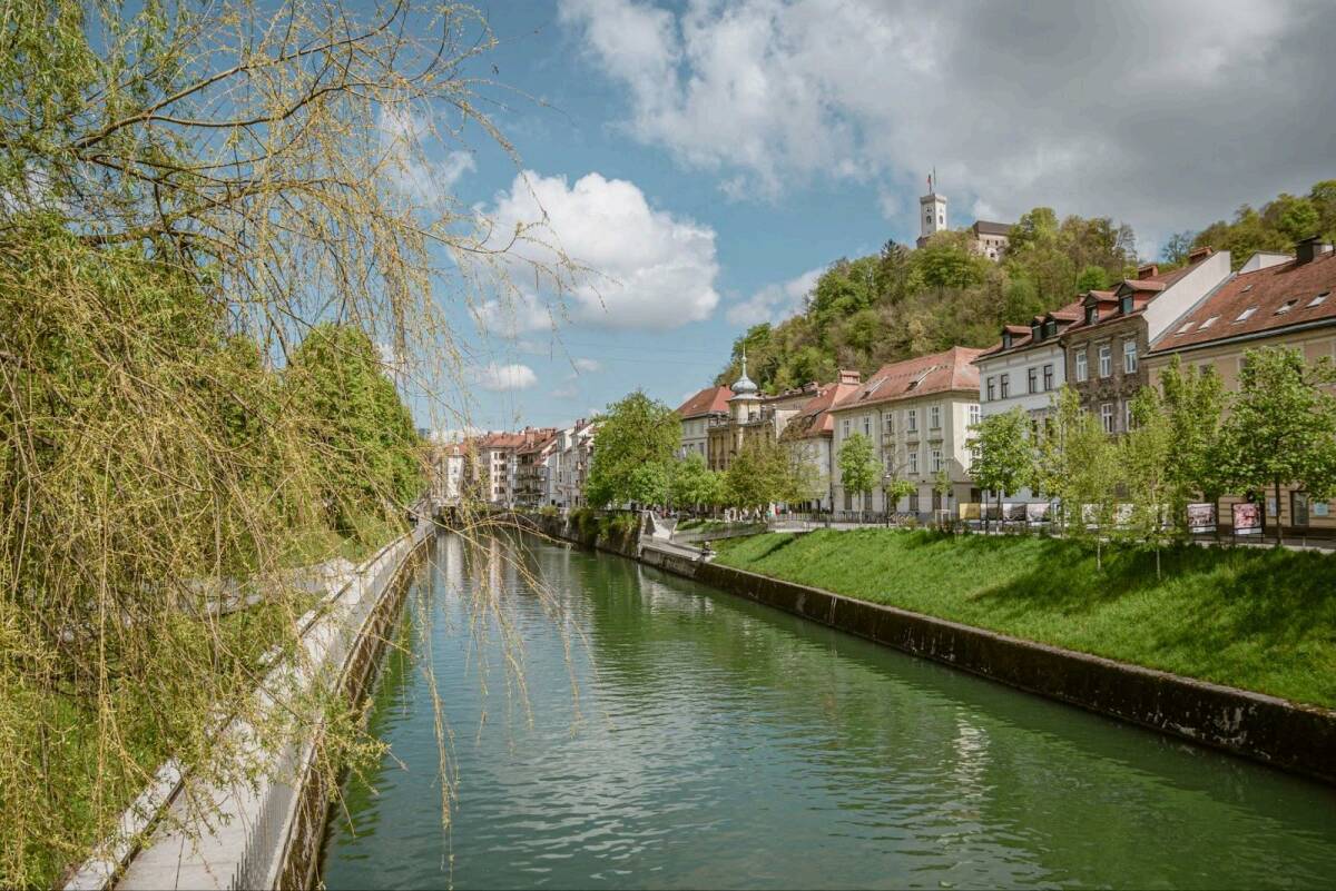 Ljubljana canal and historic buildings